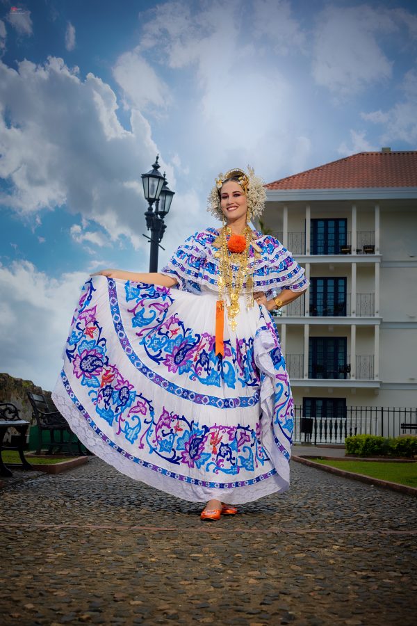 Alquiler de Pollera Zurcida Azul