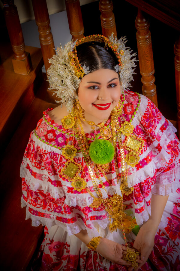 Ataviado y Maquillaje de Pollera Panameña - Imagen 2