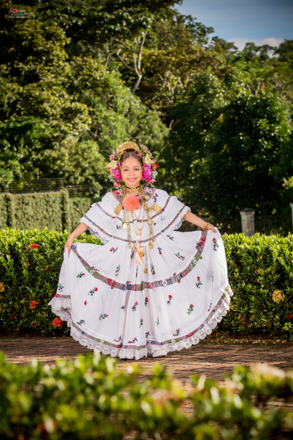 Alquiler de Pollera de coquito   para niña 5 a 6 años