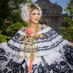 Alquiler de Pollera Sombreada Negra