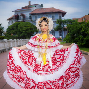 Alquiler de Pollera Sombreada roja para niña de 10 a 12 años