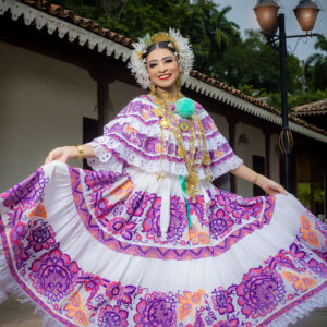 Alquiler de Pollera Marcada morada