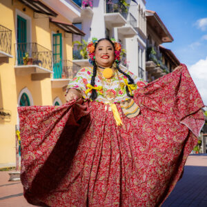 Alquiler de Pollera Santeña  zurcida roja