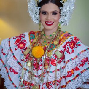 Alquiler de Pollera Zurcida  roja