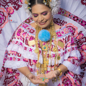 Alquiler de Pollera Zurcida  rosado con morado