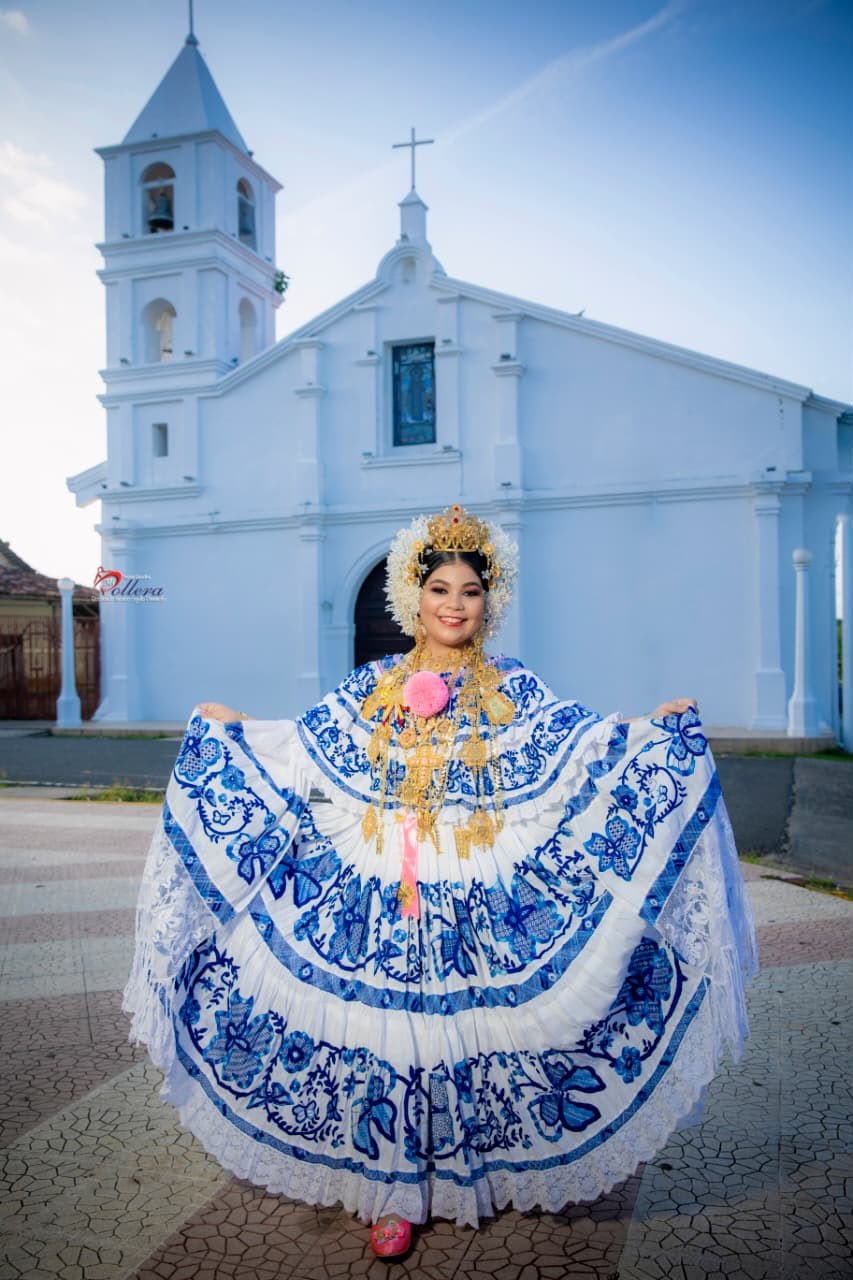 Alquiler de pollera zurcida azul - Imagen 2